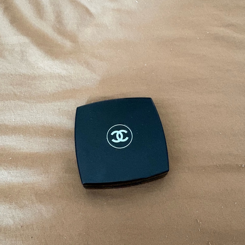 Chanel natural finish pressed powder
